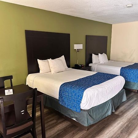 Travelodge By Wyndham Clarksville Bagian luar foto