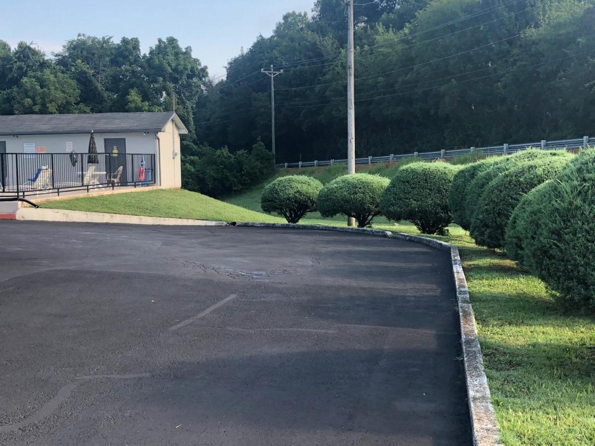 Travelodge By Wyndham Clarksville Bagian luar foto