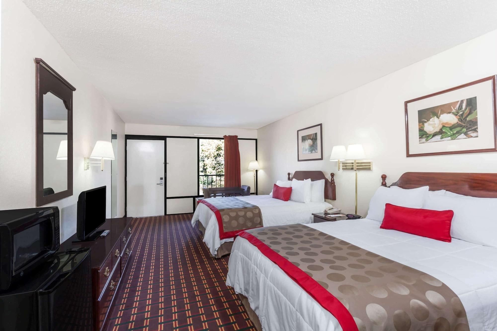 Travelodge By Wyndham Clarksville Bagian luar foto