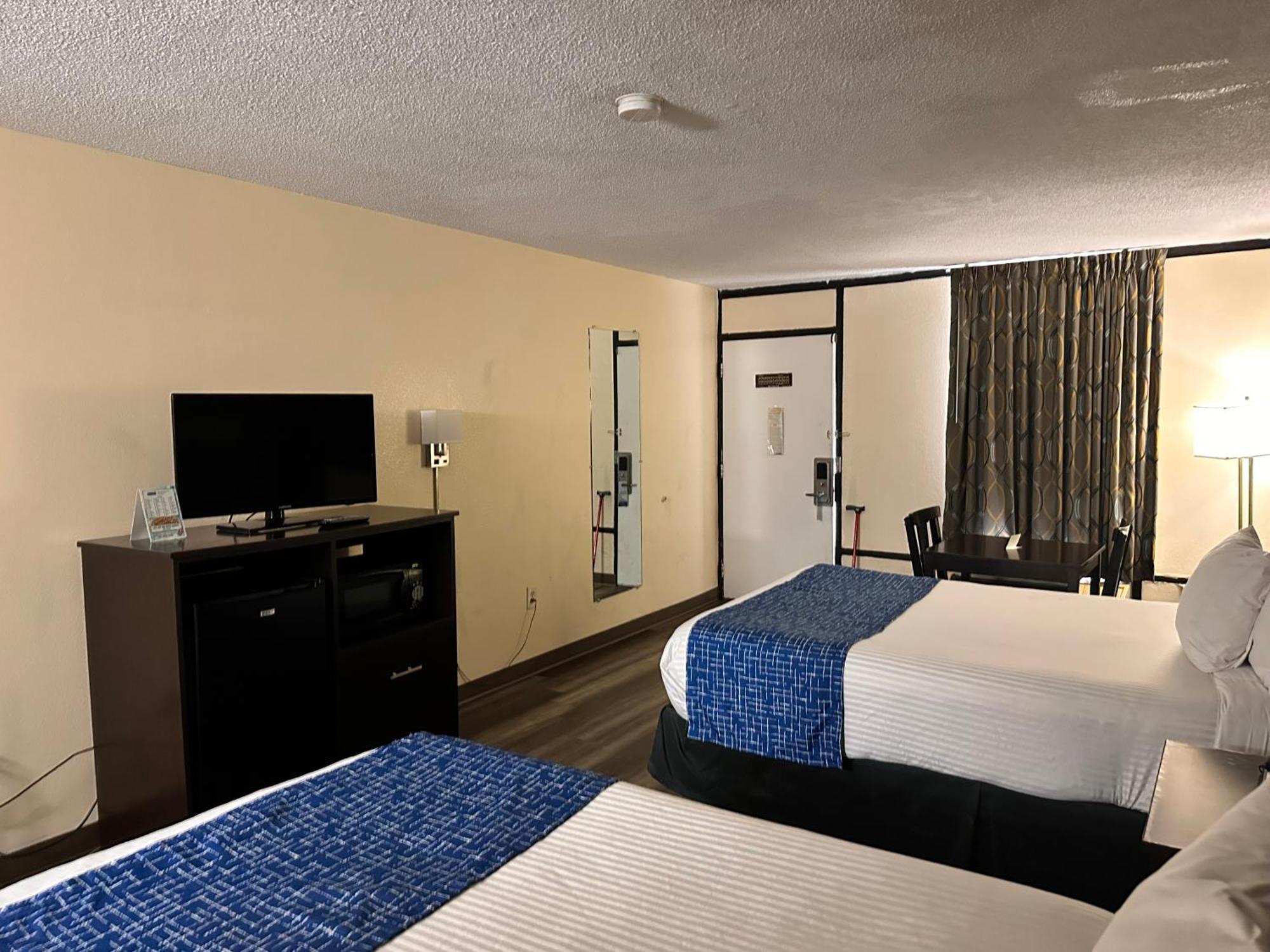 Travelodge By Wyndham Clarksville Bagian luar foto