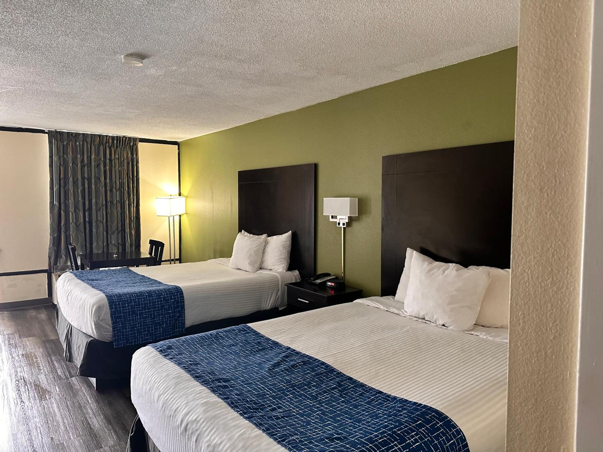 Travelodge By Wyndham Clarksville Bagian luar foto