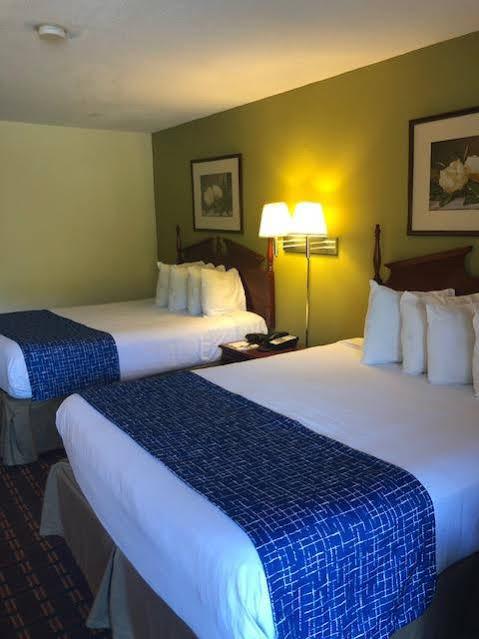 Travelodge By Wyndham Clarksville Bagian luar foto